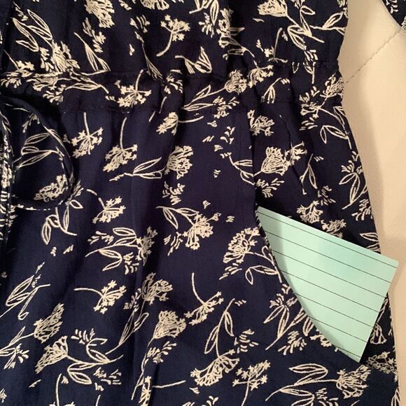 Angie White/ Black Mini Dress. Size M - Picture 11 of 11